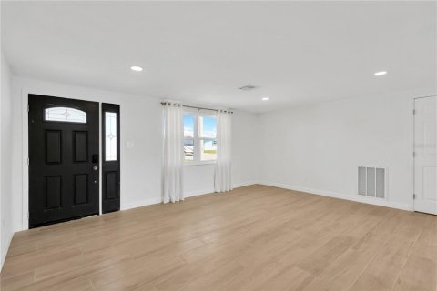Купить виллу или дом в Гудзон, Флорида 7 комнат, 131.55м2, № 1681655 - фото 4
