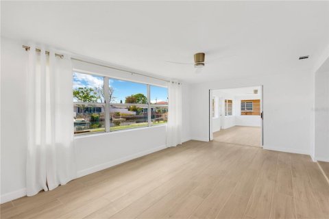 Купить виллу или дом в Гудзон, Флорида 7 комнат, 131.55м2, № 1681655 - фото 12