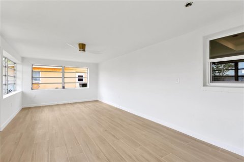 Купить виллу или дом в Гудзон, Флорида 7 комнат, 131.55м2, № 1681655 - фото 14