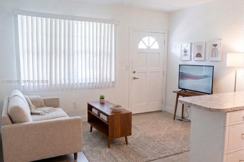 Copropriété à louer à Dania Beach, Floride: 1 chambre, 34.56 m2 № 2344453 - photo 2