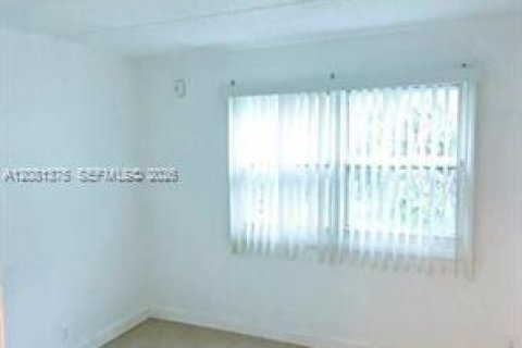 Copropriété à louer à Dania Beach, Floride: 1 chambre, 34.56 m2 № 2344453 - photo 4
