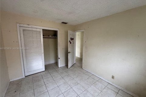 House in Tamarac, Florida 2 bedrooms, 93.65 sq.m. № 2033085 - photo 7