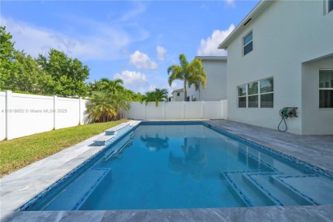 Купить виллу или дом в Дирфилд-Бич, Флорида 4 спальни, 197.88м2, № 1974433 - фото 23