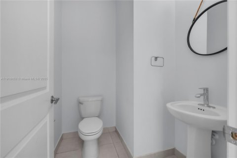 Купить виллу или дом в Дирфилд-Бич, Флорида 4 спальни, 197.88м2, № 1974433 - фото 25