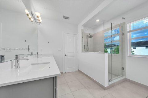 Купить виллу или дом в Дирфилд-Бич, Флорида 4 спальни, 197.88м2, № 1974433 - фото 18