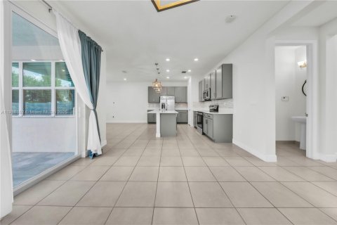 Купить виллу или дом в Дирфилд-Бич, Флорида 4 спальни, 197.88м2, № 1974433 - фото 10