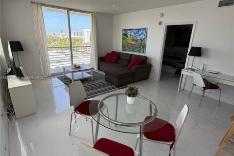 Condo in Aventura, Florida, 1 bedroom  № 2089367 - photo 9
