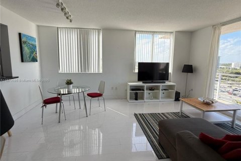 Condo in Aventura, Florida, 1 bedroom  № 2089367 - photo 14