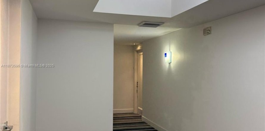 Condo in Aventura, Florida, 1 bedroom  № 2089367