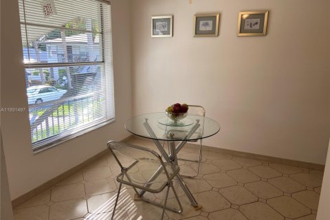 Снять в аренду квартиру в Делрей-Бич, Флорида 2 спальни, 111.3м2, № 1990244 - фото 12