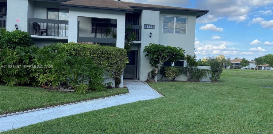 Квартира в Делрей-Бич, Флорида 2 спальни, 111.3м2 № 1990244