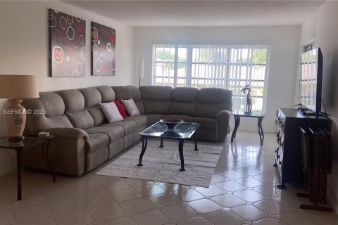 Снять в аренду квартиру в Делрей-Бич, Флорида 2 спальни, 111.3м2, № 1990244 - фото 13