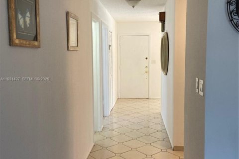 Снять в аренду квартиру в Делрей-Бич, Флорида 2 спальни, 111.3м2, № 1990244 - фото 9