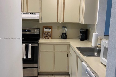 Снять в аренду квартиру в Делрей-Бич, Флорида 2 спальни, 111.3м2, № 1990244 - фото 11