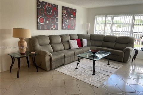 Снять в аренду квартиру в Делрей-Бич, Флорида 2 спальни, 111.3м2, № 1990244 - фото 14