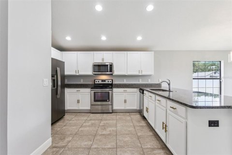 Casa en venta en Kissimmee, Florida, 4 dormitorios, 167.97 m2 № 2157235 - foto 12