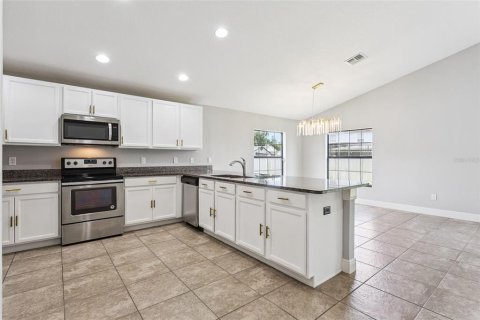 Casa en venta en Kissimmee, Florida, 4 dormitorios, 167.97 m2 № 2157235 - foto 9