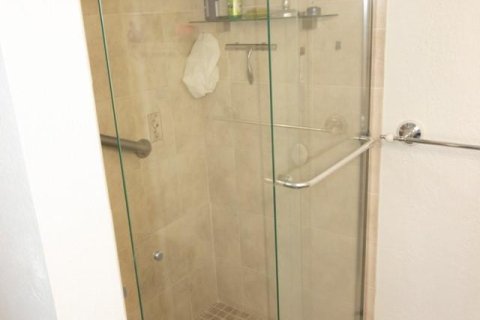Condo in Pompano Beach, Florida, 2 bedrooms  № 2083675 - photo 9