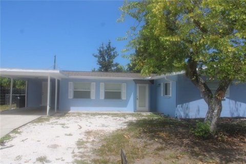 House in Bradenton, Florida 3 bedrooms, 136.75 sq.m. № 2223278