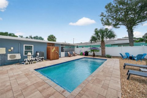Casa en venta en Indian Rocks Beach, Florida, 3 dormitorios, 155.89 m2 № 1907484 - foto 9