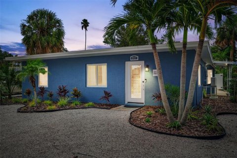 Casa en venta en Indian Rocks Beach, Florida, 3 dormitorios, 155.89 m2 № 1907484 - foto 1