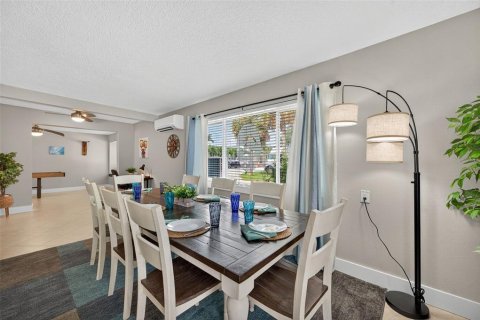 Casa en venta en Indian Rocks Beach, Florida, 3 dormitorios, 155.89 m2 № 1907484 - foto 16