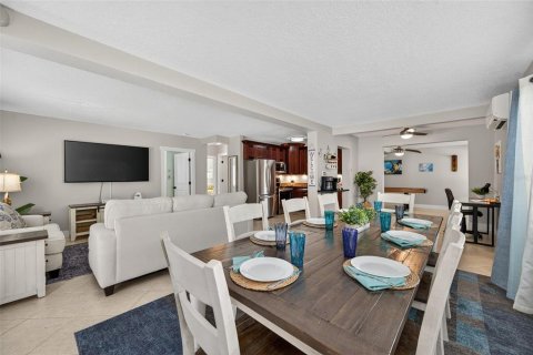 Casa en venta en Indian Rocks Beach, Florida, 3 dormitorios, 155.89 m2 № 1907484 - foto 17