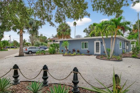 Casa en venta en Indian Rocks Beach, Florida, 3 dormitorios, 155.89 m2 № 1907484 - foto 2