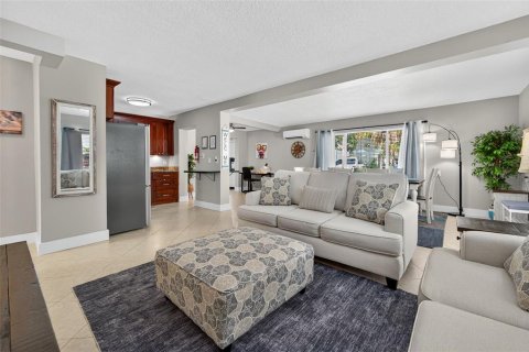 Casa en venta en Indian Rocks Beach, Florida, 3 dormitorios, 155.89 m2 № 1907484 - foto 15