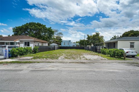 Terrain à Miami, Floride № 2188600