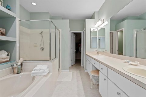 House in Tampa, Florida 3 bedrooms, 162.58 sq.m. № 1876099 - photo 23
