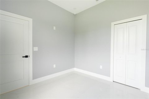 House in Lehigh Acres, Florida 3 bedrooms, 152.36 sq.m. № 2107862 - photo 7