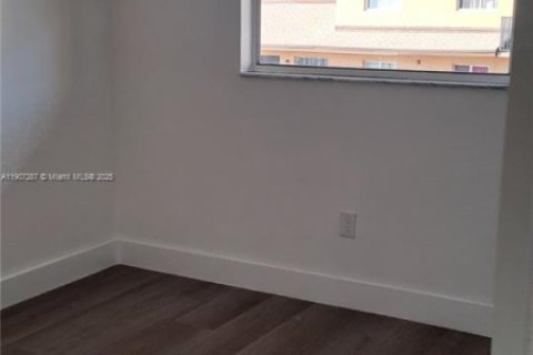 Appartement à louer à Hialeah, Floride: 3 chambres, 78.69 m2 № 1963856 - photo 12