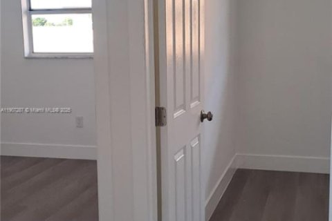 Appartement à louer à Hialeah, Floride: 3 chambres, 78.69 m2 № 1963856 - photo 5