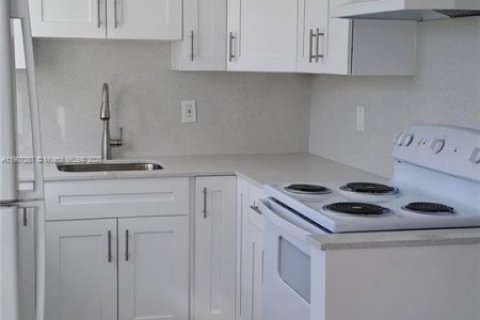 Appartement à louer à Hialeah, Floride: 3 chambres, 78.69 m2 № 1963856 - photo 3