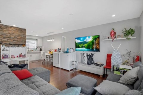 Купить коммерческую недвижимость в Хайалиа, Флорида 190.82м2, № 1964581 - фото 18