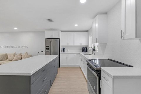 Купить коммерческую недвижимость в Хайалиа, Флорида 190.82м2, № 1964581 - фото 8