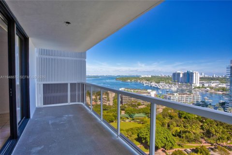 Снять в аренду кондоминиум в Майами-Бич, Флорида 2 спальни, 110.55м2, № 2005007 - фото 2