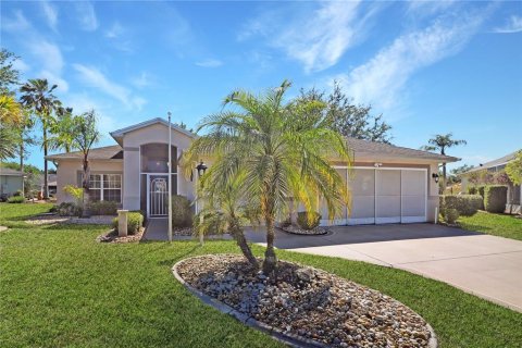 House in Leesburg, Florida 3 bedrooms, 192.31 sq.m. № 1632427 - photo 1