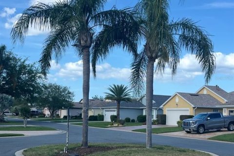 House in Leesburg, Florida 3 bedrooms, 192.31 sq.m. № 1632427 - photo 2