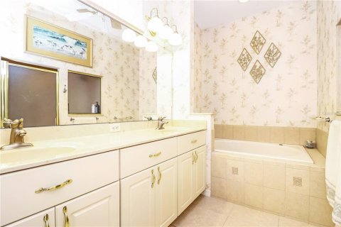 House in Leesburg, Florida 3 bedrooms, 192.31 sq.m. № 1632427 - photo 17