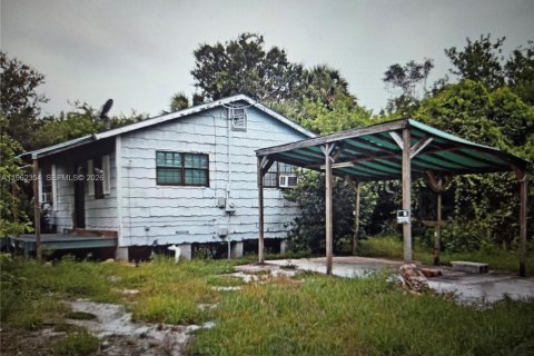 House in Vero Beach, Florida 2 bedrooms, 75.81 sq.m. № 2023997 - photo 5