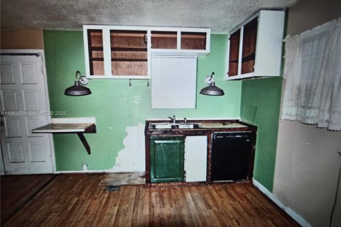 House in Vero Beach, Florida 2 bedrooms, 75.81 sq.m. № 2023997 - photo 10