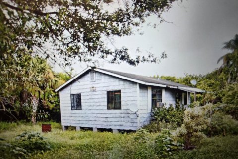 House in Vero Beach, Florida 2 bedrooms, 75.81 sq.m. № 2023997 - photo 6