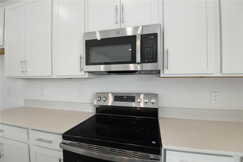 House in DeLand, Florida 5 bedrooms, 281.49 sq.m. № 1441087 - photo 5