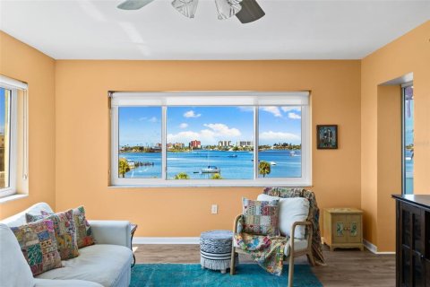 Condominio en venta en Saint Petersburg, Florida, 2 dormitorios, 103.12 m2 № 1350290 - foto 3