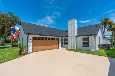 House in New Smyrna Beach, Florida 2 bedrooms, 107.02 sq.m. № 2287303