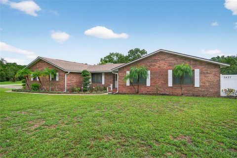 House in Lakeland, Florida 3 bedrooms, 246.56 sq.m. № 1894998 - photo 2