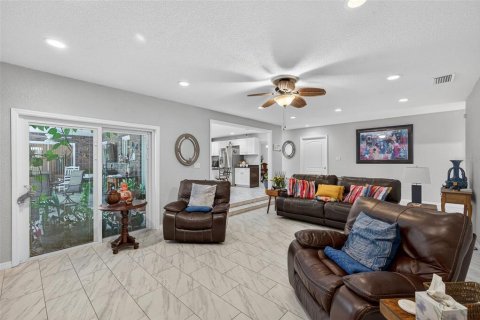 House in Lakeland, Florida 3 bedrooms, 246.56 sq.m. № 1894998 - photo 12