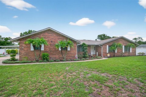 House in Lakeland, Florida 3 bedrooms, 246.56 sq.m. № 1894998 - photo 1